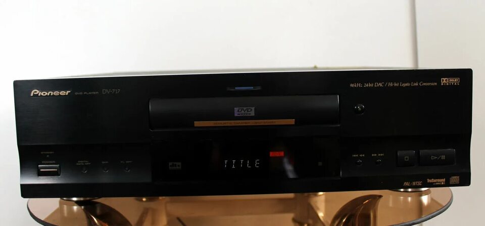 Pioneer DV 717 Gold.(CD/DVD проигрыватель с пульт)